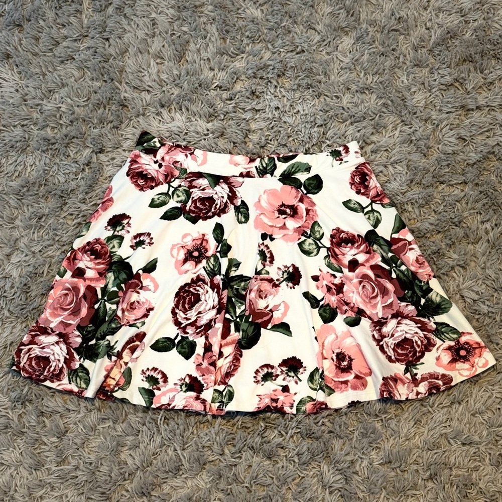 Floral mini skirt